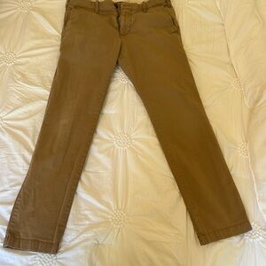 Hollister Men’s pants. 30x30. Kakhis/chinos.Dark tan/kakhi